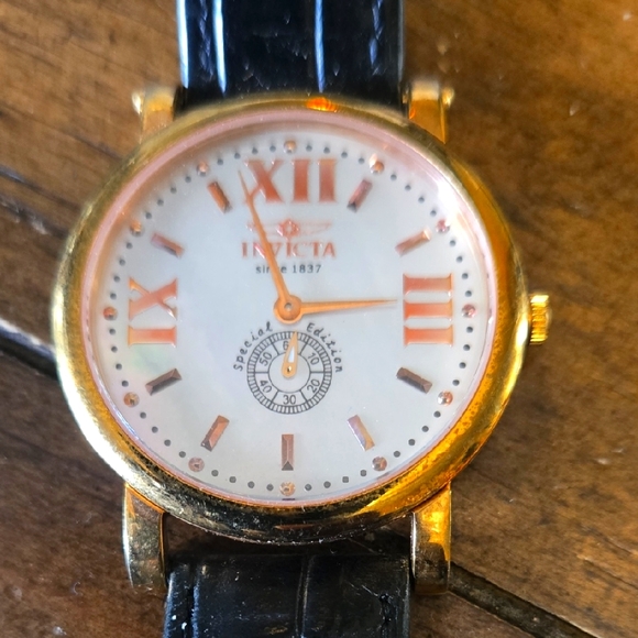 Invicta Gold Watch with WORN Black Strap - Picture 1 of 4